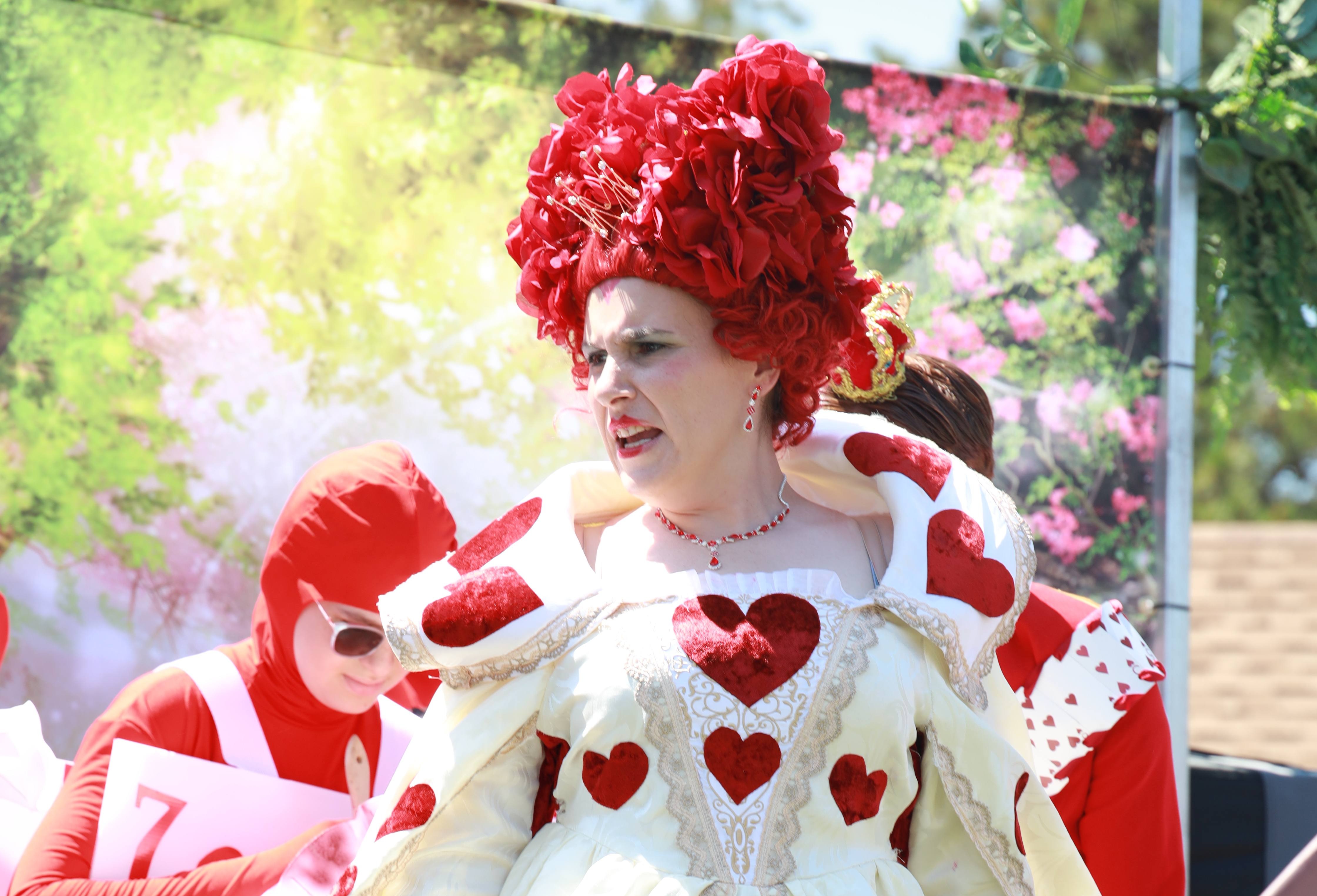 Kate rules the stage as the Queen of Hearts in a whimsical Riddlesbrood show