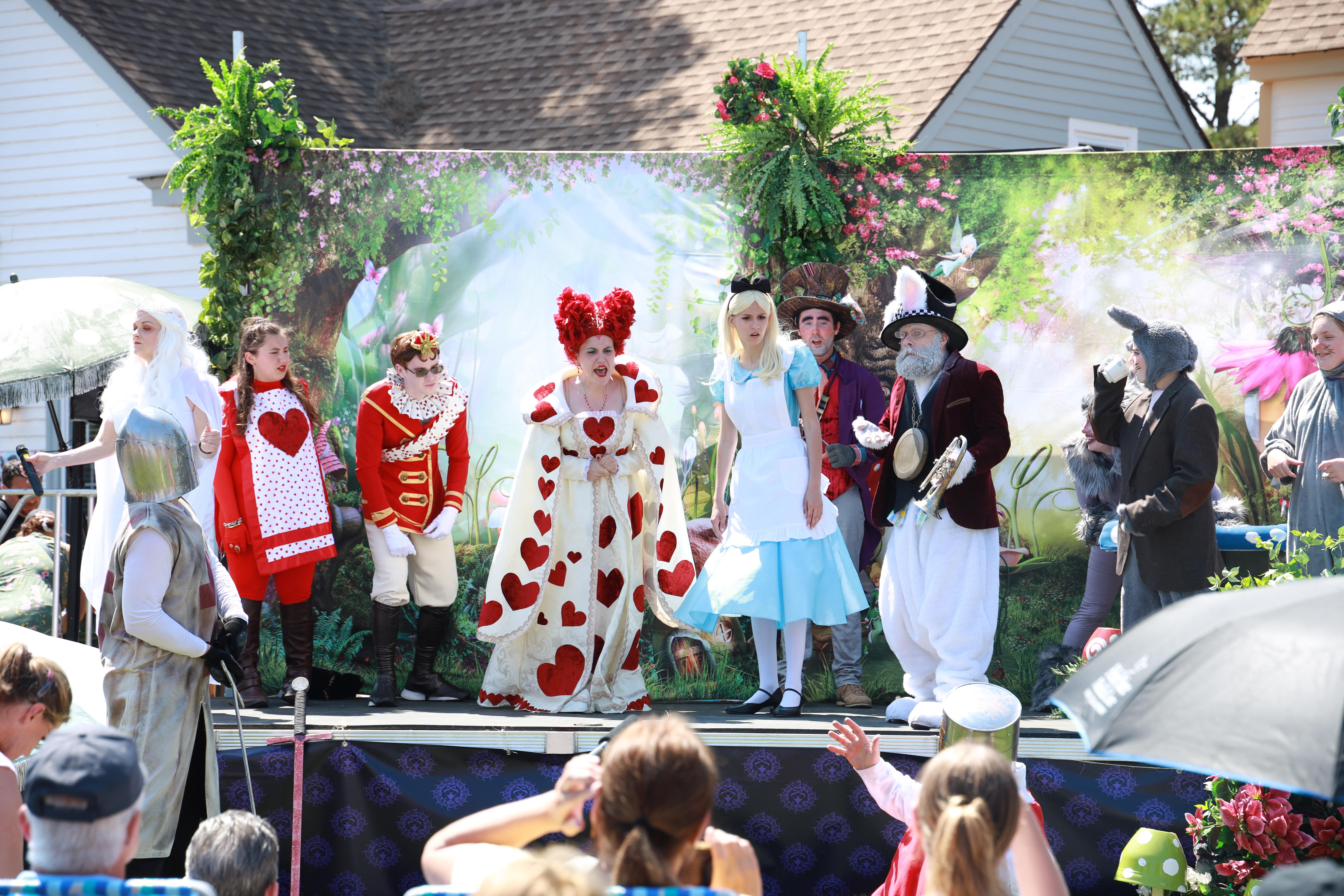 Touring Alice in wonderland show